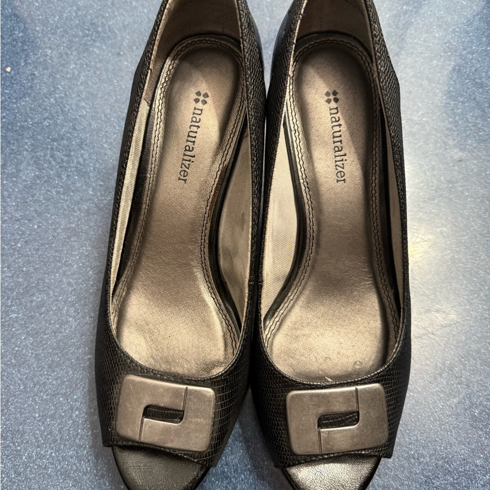 Naturalizer Black Sleek and Versatile Heels